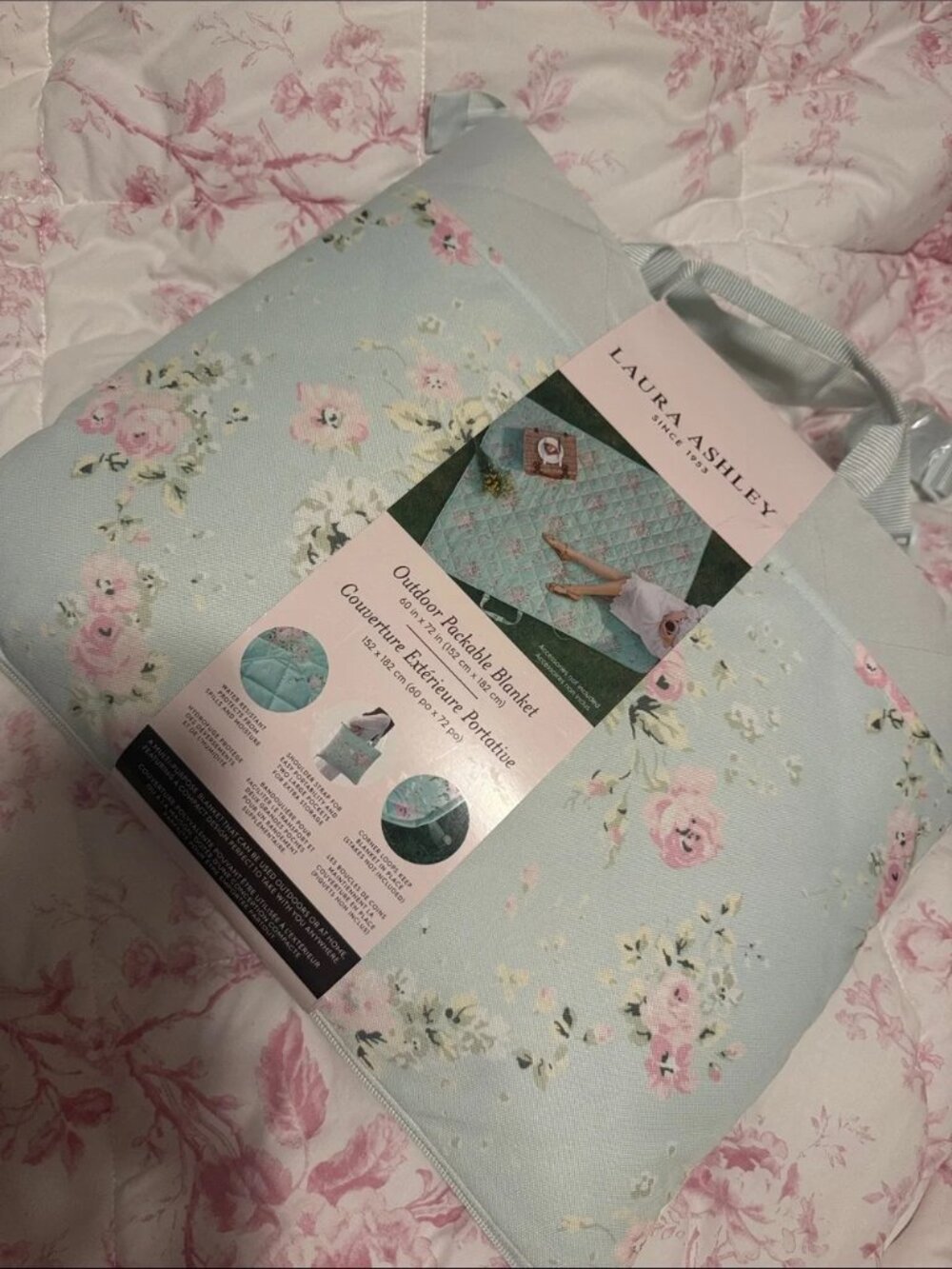 NWT Laura Ashley Blue Floral Packable Outdoor Picnic Blanket with Pink Roses - Picture 4 of 4